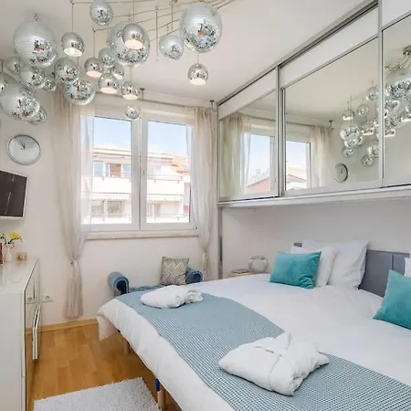 Brilliant Blue Luxury * Spalato